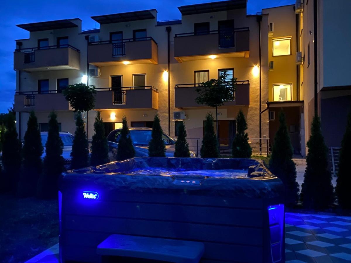 Apartmani Borova 2 Veliko Gradiste Bagian luar foto