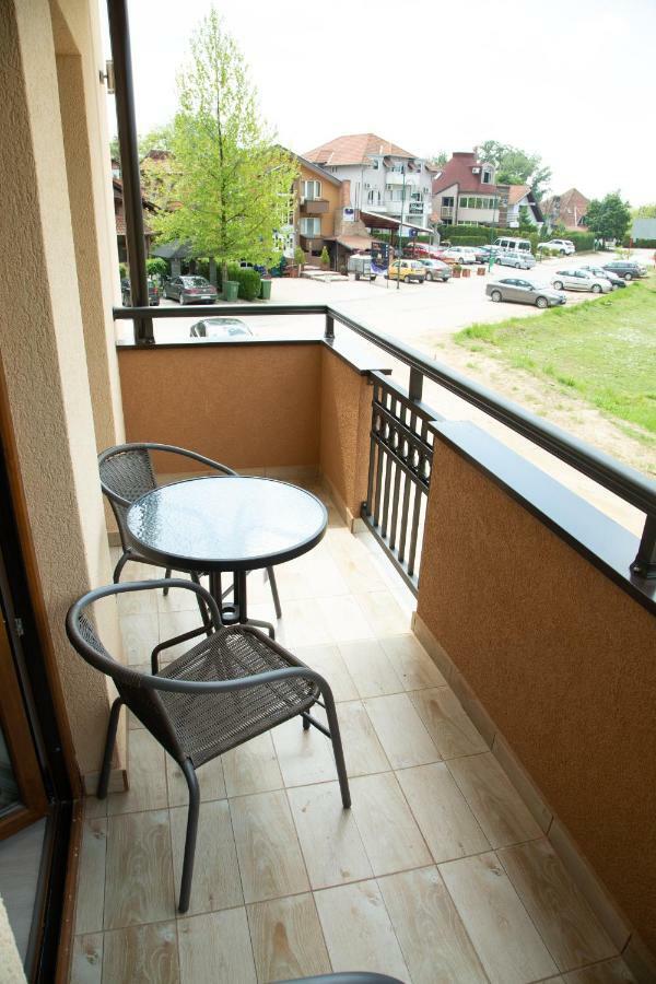 Apartmani Borova 2 Veliko Gradiste Bagian luar foto